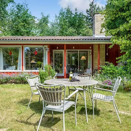 Naili - 750m From The Sea By Interhome